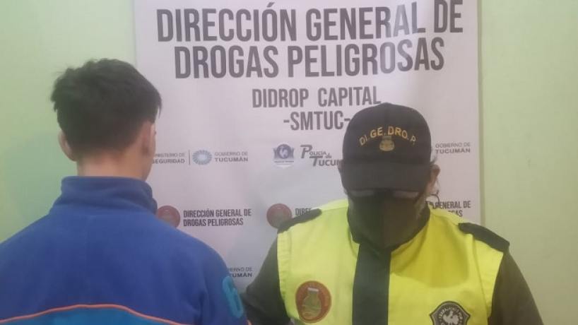 Capturan a un joven por presunta comercialización de drogas