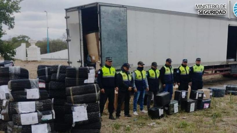 Operativo Lapacho Secuestran 111 Cubiertas Y Hojas De Coca