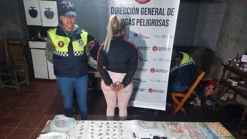 Secuestran Drogas Y Aprehenden A Una Mujer Por Narcomenudeo