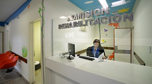 Manzur-visita-Hospital-del-Este-NN-10