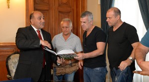 el gobernador con MIDACHI 04