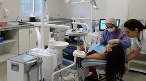 el gobernador en hospital de concepcion 06