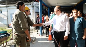 el gobernador en hospital de concepcion 08