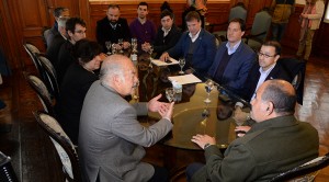 el gobernador manzur con la produccion 03