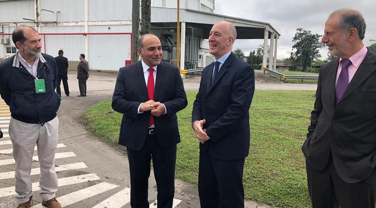 Manzur y el embajador de Reino Unido recorrieron una planta local