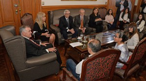 el vice gobernador jaldo con el doctor inmunologia 09