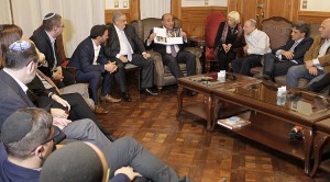 Manzur en cena homenaje por Asamblea Rabinica 019