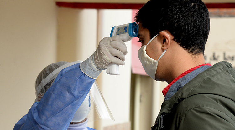 El Centro de Salud atiende diariamente 200 pacientes febriles