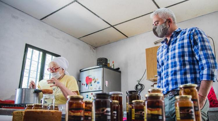 Brindan alternativas a emprendedores para ofrecer sus productos