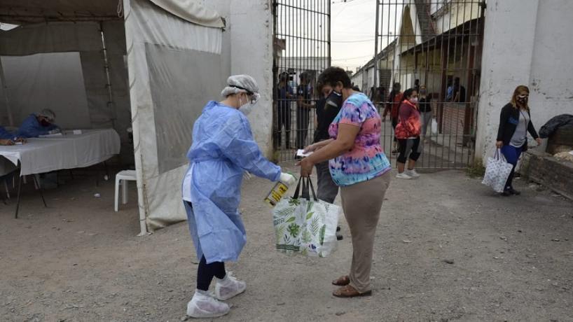 Bajo estricto control se realizan las visitas al penal de Villa