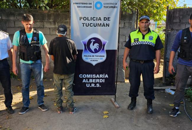 Aprehenden A Un Hombre Y Secuestran 28 Envoltorios De Cocaína Comunicación Tucumán 8974