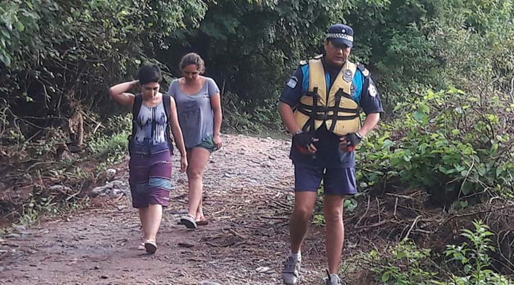 La Policía rescató a la familia extraviada en Aguas Chiquitas