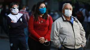 gente_calle_bancos_covid19_nn-11