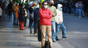 gente_calle_bancos_covid19_nn-4