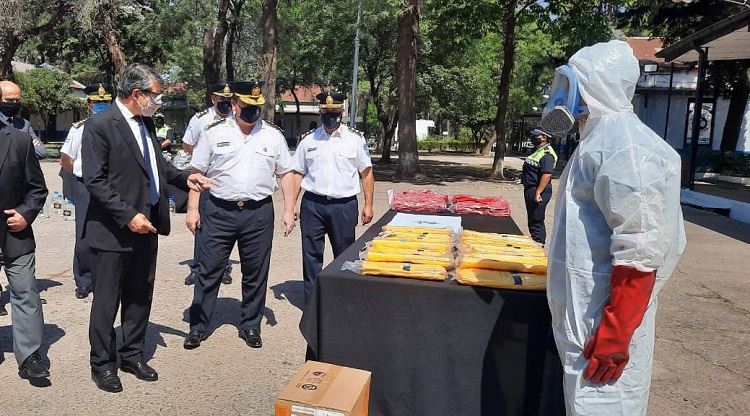 La Policía recibió pistolas nuevas y elementos de bioseguridad